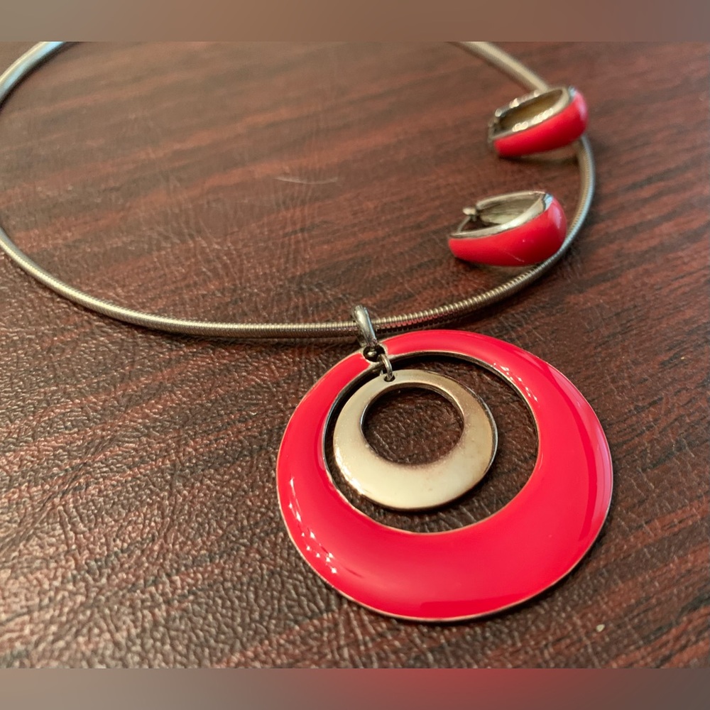 Necklace set: large fuscia sphere/smaller silver sphere, with pierced earrings